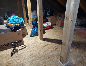 Zateplení stropu rodinného domu pomocí foukané izolace